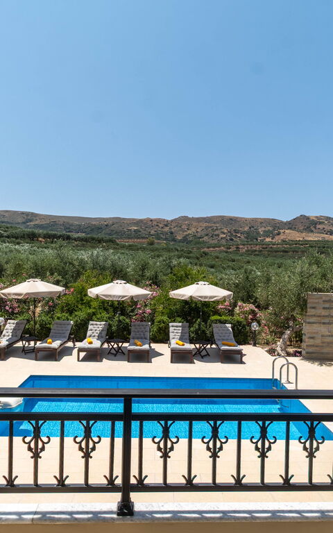 Villa Aetheria: Buitenkanten, Buitenshuis, zwembad