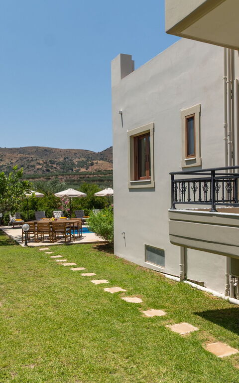 Villa Aetheria: Buitenkanten, Buitenshuis, Tuin