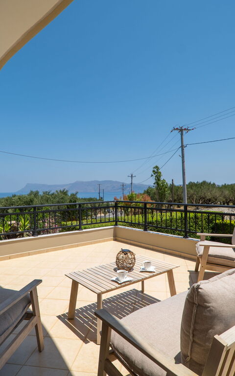 Villa Aetheria: Buitenkanten, Buitenshuis