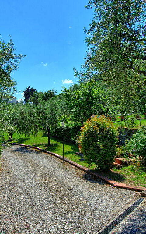 Villa Marusca: Buitenkanten, Buitenshuis