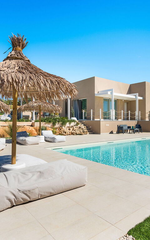 Villa Castalia: Buitenkanten, Buitenshuis, Tuin, zwembad