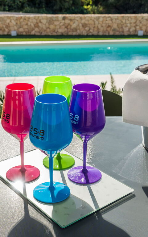 Villa Castalia: Buitenkanten, Buitenshuis