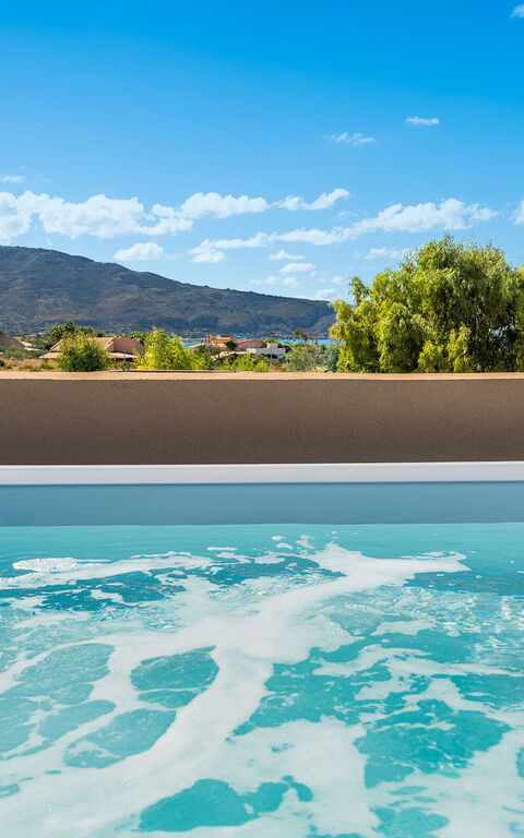 Villa Castalia: bubbelbad, Buitenkanten, Buitenshuis, Keer bekeken