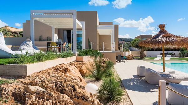 Villa Castalia: Buitenkanten, Buitenshuis, zwembad