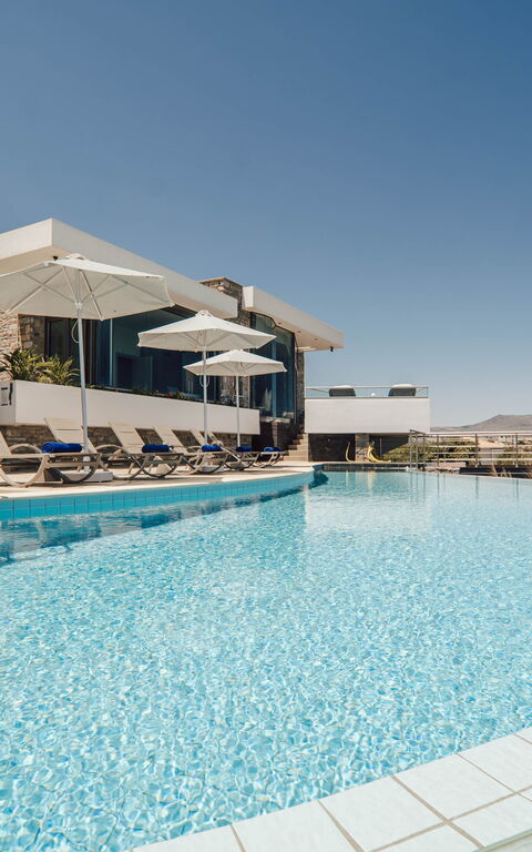 Villa Kera Panorama: Buitenkanten, Buitenshuis, zwembad