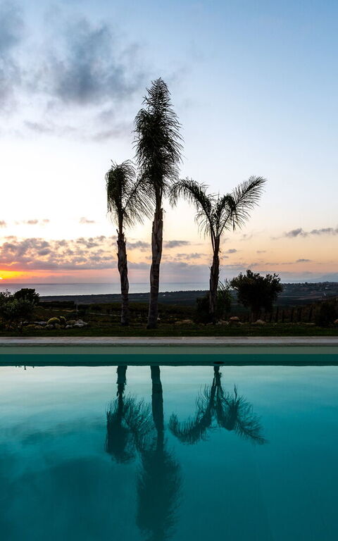 Villa Erakle: Buitenkanten, Buitenshuis, Keer bekeken, zwembad