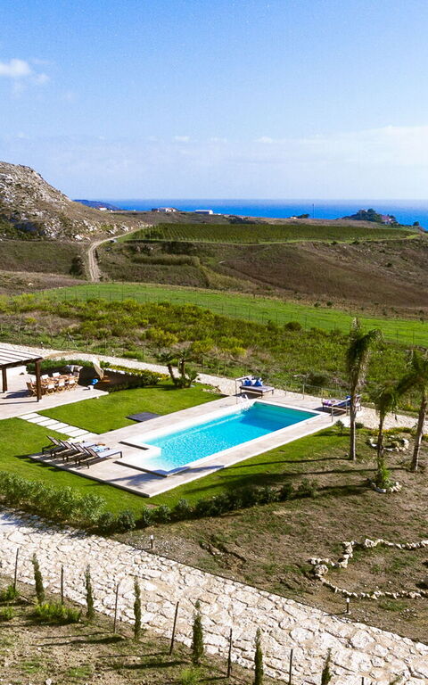 Villa Erakle: Keer bekeken, Tuin, zwembad