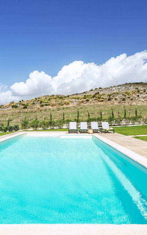 Villa Erakle: Buitenkanten, Buitenshuis, Tuin, zwembad