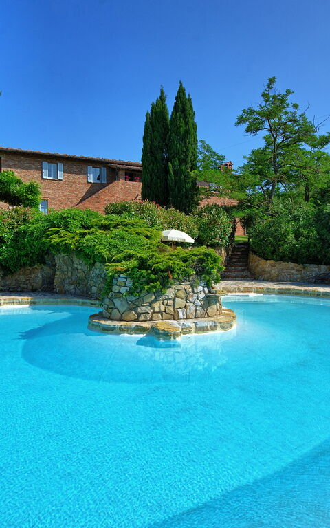 Casale Delle Mele: Buitenshuis, zwembad