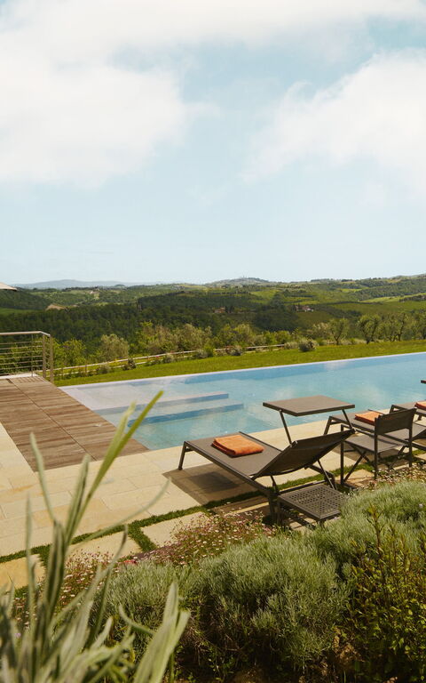 Villa Elmi: Buitenkanten, Buitenshuis, Keer bekeken, Tuin, zwembad