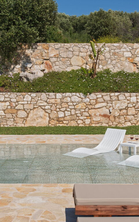 Villa Sunset: Buitenshuis, Tuin, zwembad