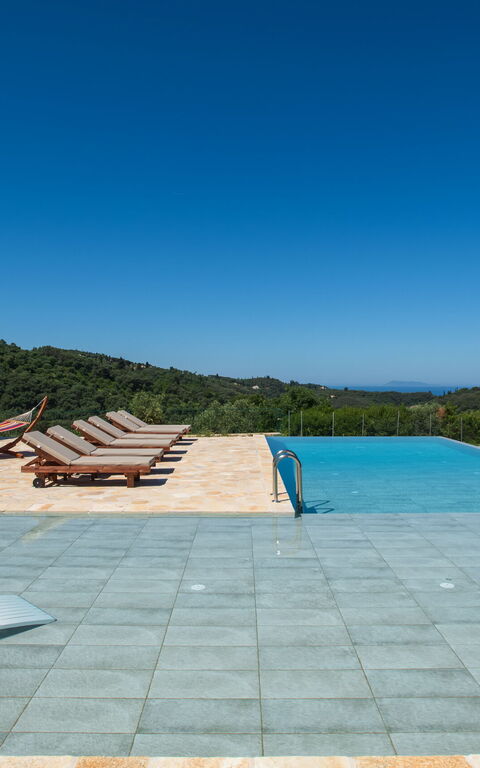 Villa Sunset: Buitenshuis, zwembad