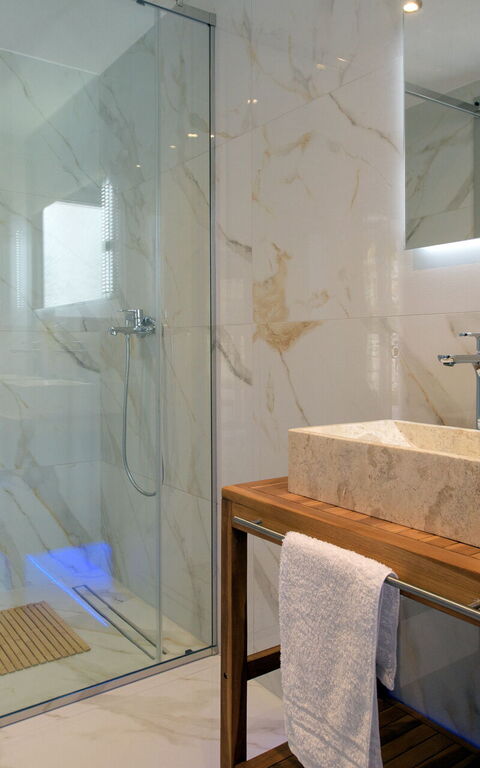 Villa Sunset: Badkamer