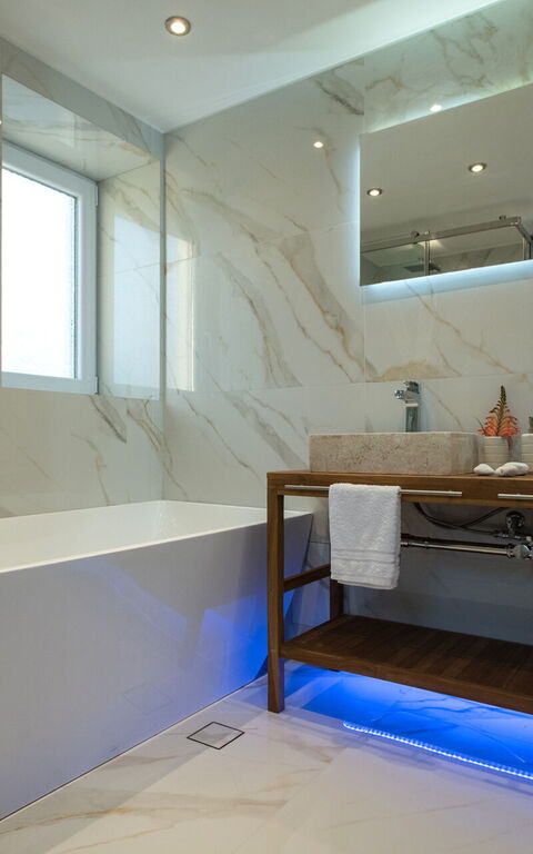 Villa Sunset: Badkamer