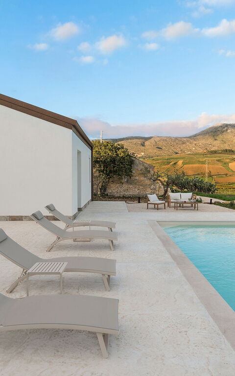 Villa Sike: Buitenkanten, Buitenshuis, Keer bekeken, zwembad