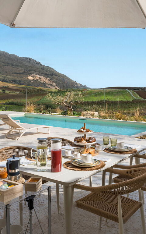 Villa Sike: Balkon / terras / patio, Buitenkanten, Buitenshuis, Keer bekeken, zwembad