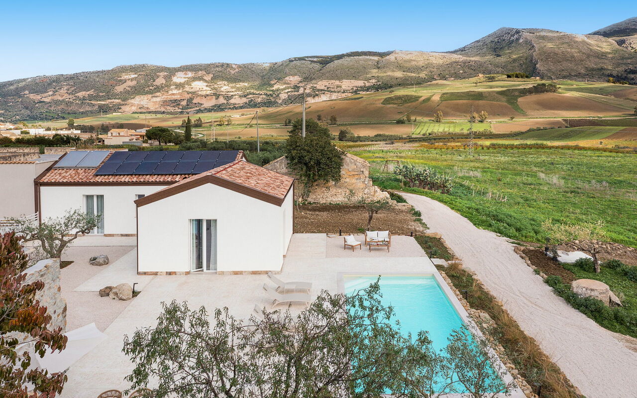 Villa Sike: Buitenkanten, Buitenshuis, Keer bekeken, zwembad