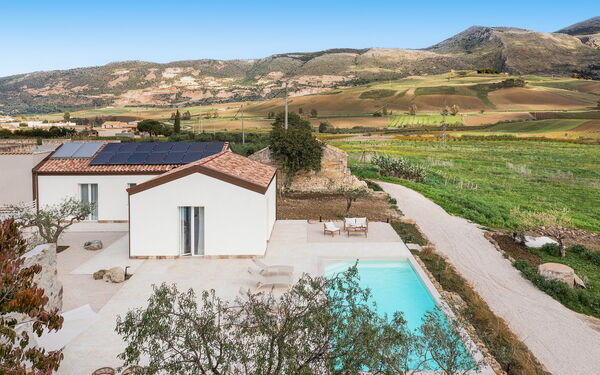 Villa Sike: Buitenkanten, Buitenshuis, Keer bekeken, zwembad