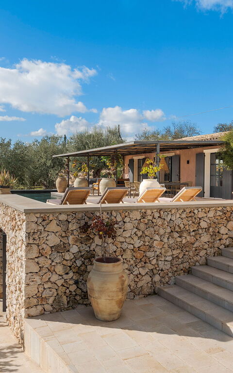 Villa Zigulì: Buitenkanten, Buitenshuis