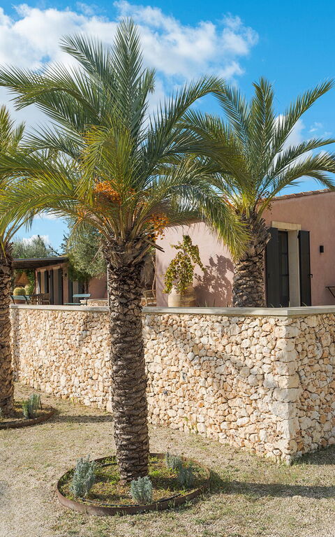 Villa Zigulì: Buitenkanten, Buitenshuis