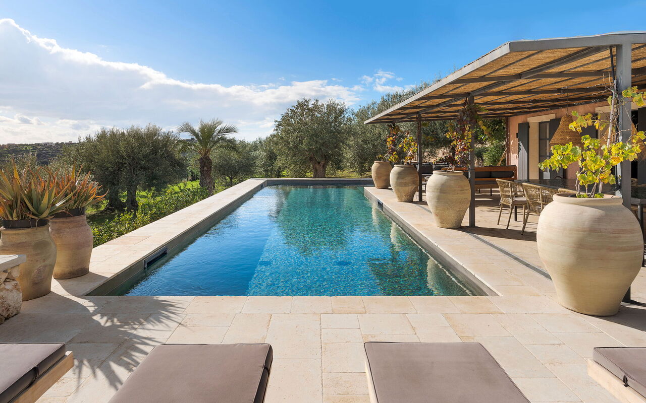 Villa Zigulì: Buitenkanten, Buitenshuis, Keer bekeken, zwembad