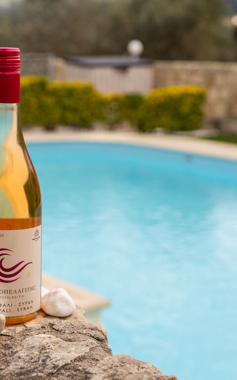 Villa Faye: Buitenshuis, Lente, Zomer, zwembad