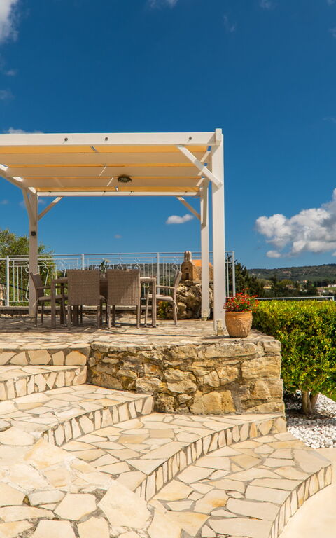 Villa Faye: Balkon / terras / patio, Buitenshuis, Lente, Tuin, Zomer