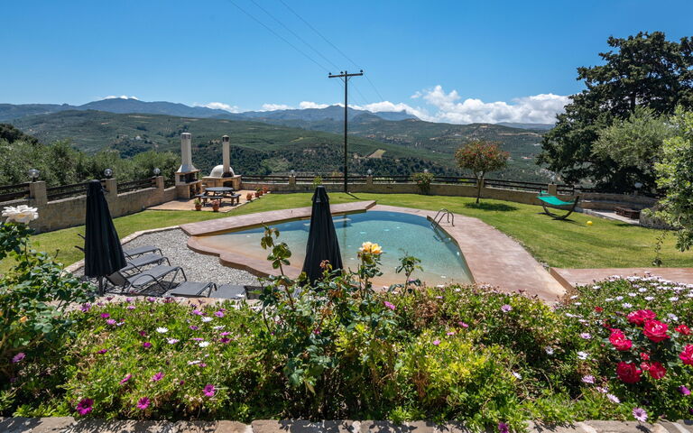 Villa Dimmare: Buitenkanten, Buitenshuis, Keer bekeken, Tuin, zwembad