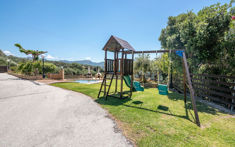 Villa Dimmare: Buitenkanten, Buitenshuis, Tuin