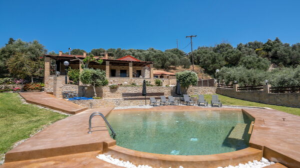 Villa Dimmare: Buitenkanten, Buitenshuis, Tuin, zwembad