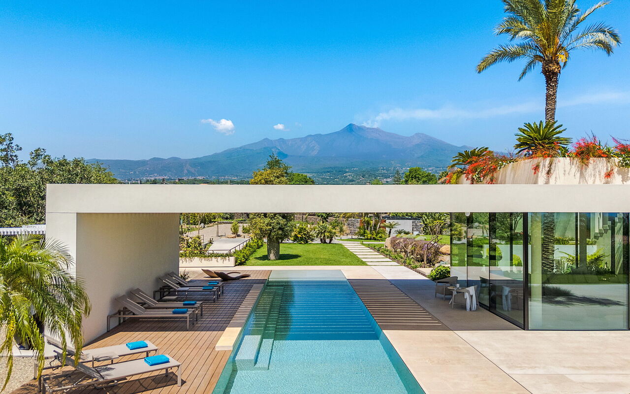 Villa Hermosa: Keer bekeken, zwembad