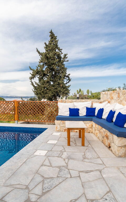 Villa Blini: Buitenkanten, Buitenshuis, zwembad