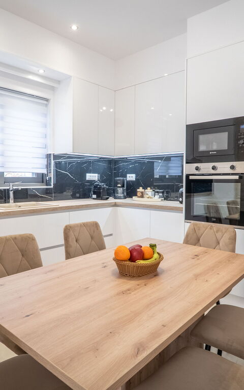 Villa Blini: Keuken, Lunchroom