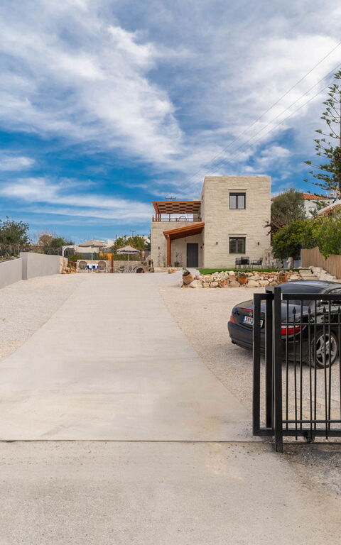 Villa Blini: Buitenkanten, Buitenshuis, Hoofdingang