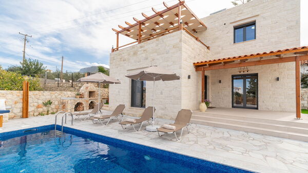 Villa Blini: Buitenkanten, Buitenshuis, zwembad