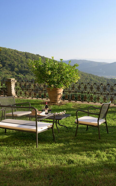 Villa Laparelli Pitti: Buitenkanten, Buitenshuis, Tuin