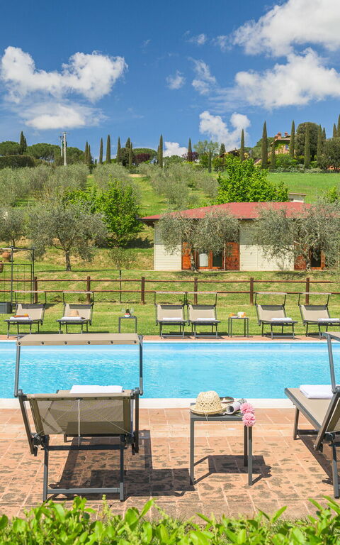 Villa la Contea: Buitenkanten, Buitenshuis, Keer bekeken, zwembad