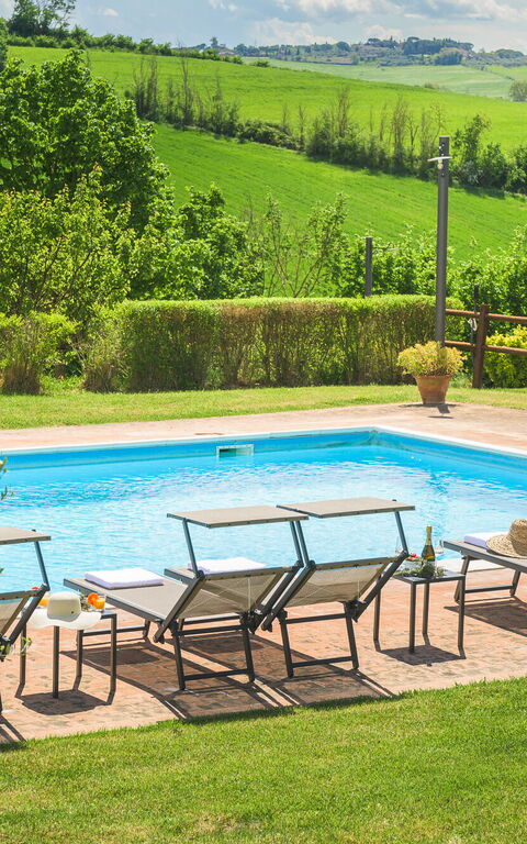 Villa la Contea: Buitenkanten, Buitenshuis, Keer bekeken, Tuin, zwembad