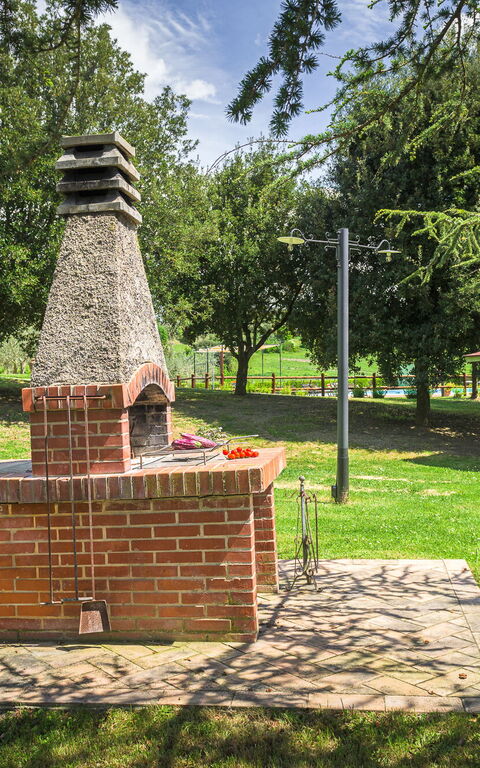 Villa la Contea: Buitenkanten, Buitenshuis, Tuin