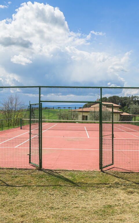 Villa la Contea: Buitenkanten, Buitenshuis