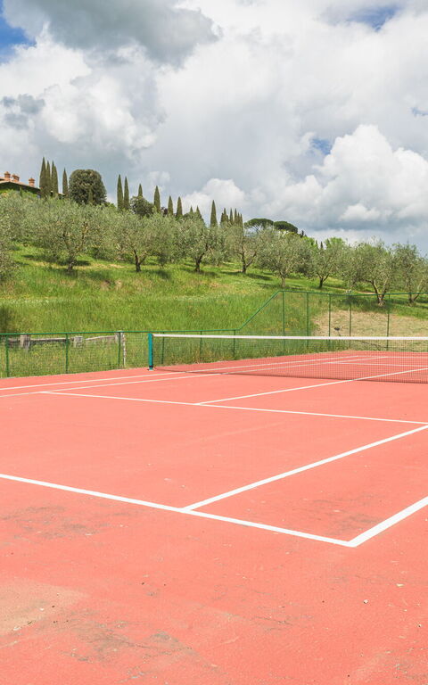 Villa la Contea: Buitenkanten, Buitenshuis