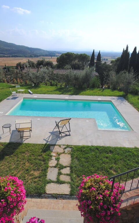 Villa Le Corchie: Buitenkanten, Buitenshuis, Tuin, zwembad