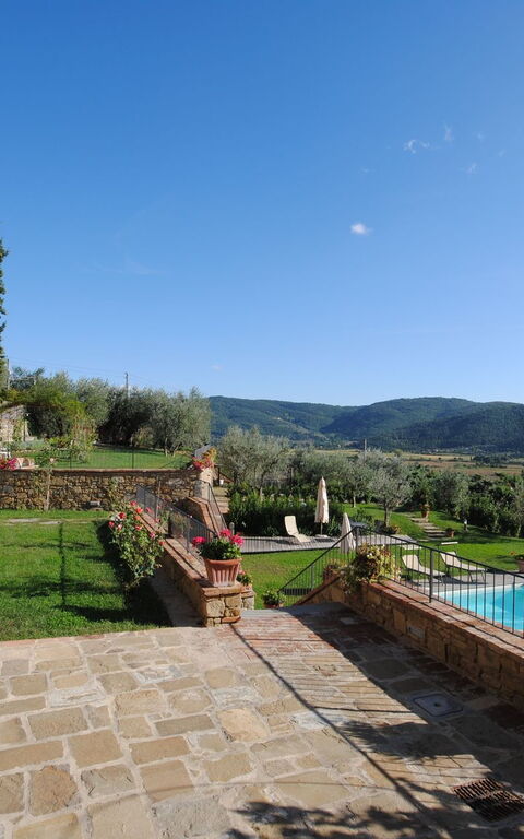 Villa Le Corchie: Buitenkanten, Buitenshuis, Tuin, zwembad