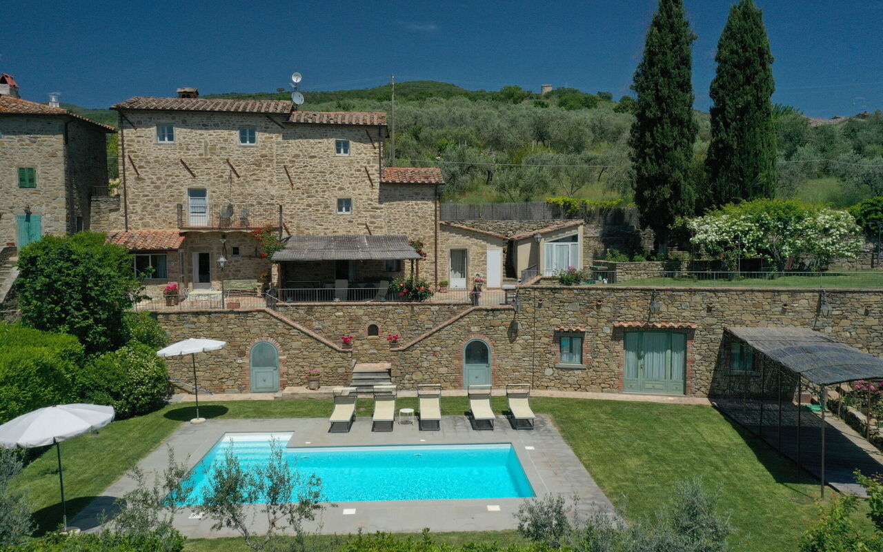 Villa Le Corchie: Buitenkanten, Buitenshuis