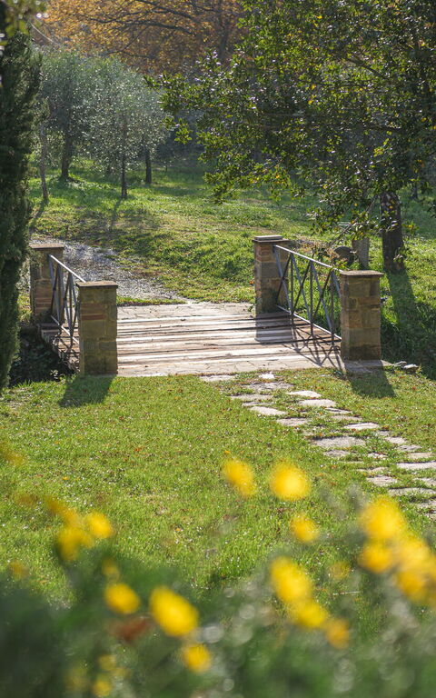 Casale Montanare: Buitenkanten, Buitenshuis, Tuin