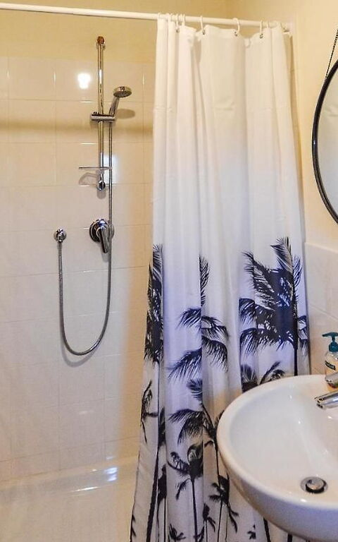 Villa Il Pozzo: Badkamer