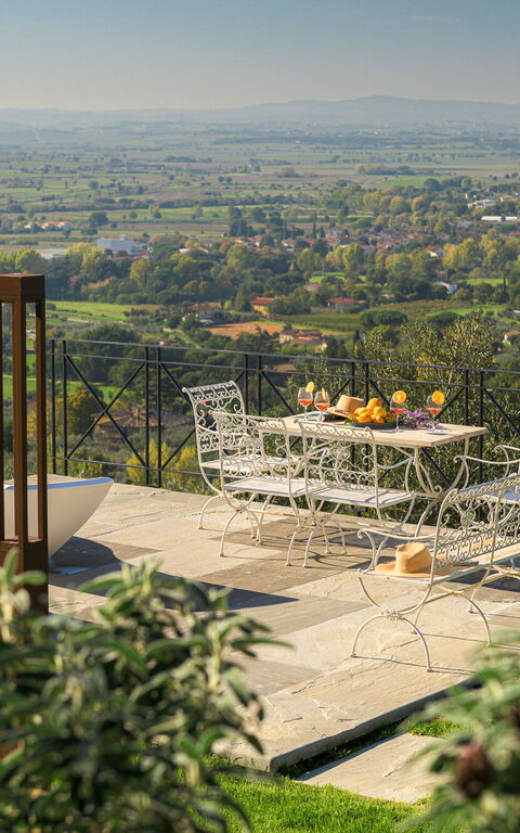 Villa Belvedere: Buitenkanten, Buitenshuis, Keer bekeken, Tuin, zwembad
