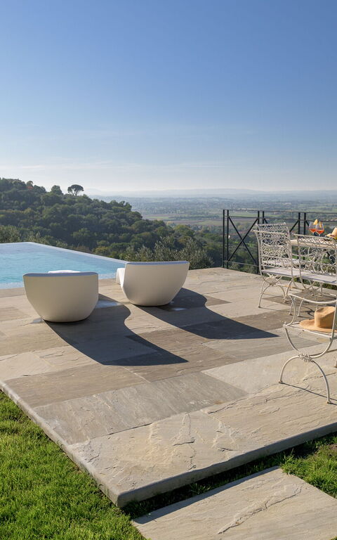 Villa Belvedere: Balkon / terras / patio, Buitenkanten, Buitenshuis, Keer bekeken, Tuin, zwembad