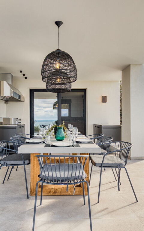 Villa Dominante: Balkon / terras / patio, Buitenkanten, Buitenshuis