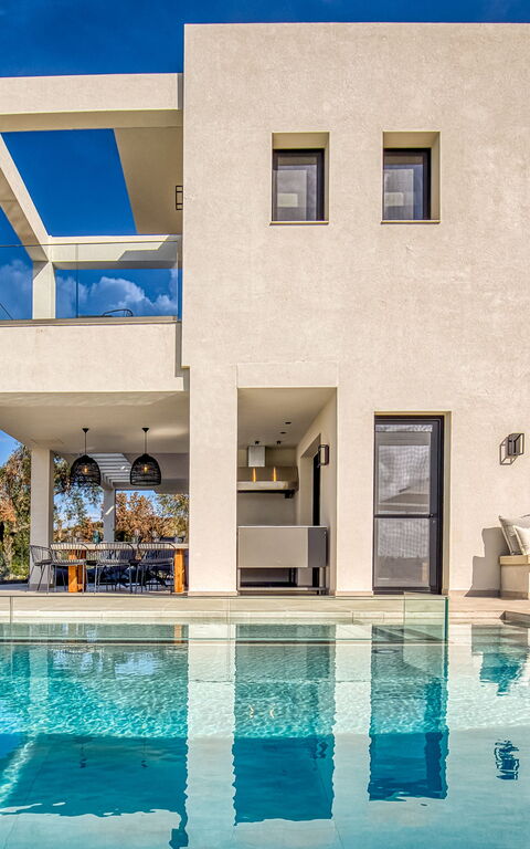 Villa Dominante: Buitenkanten, Buitenshuis, zwembad